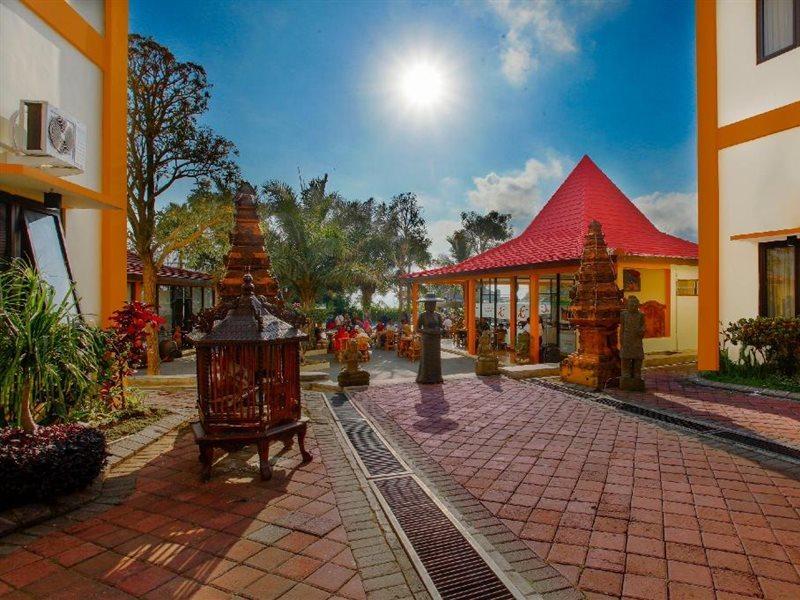 Ciptaningati Hotel Batu  Exterior photo