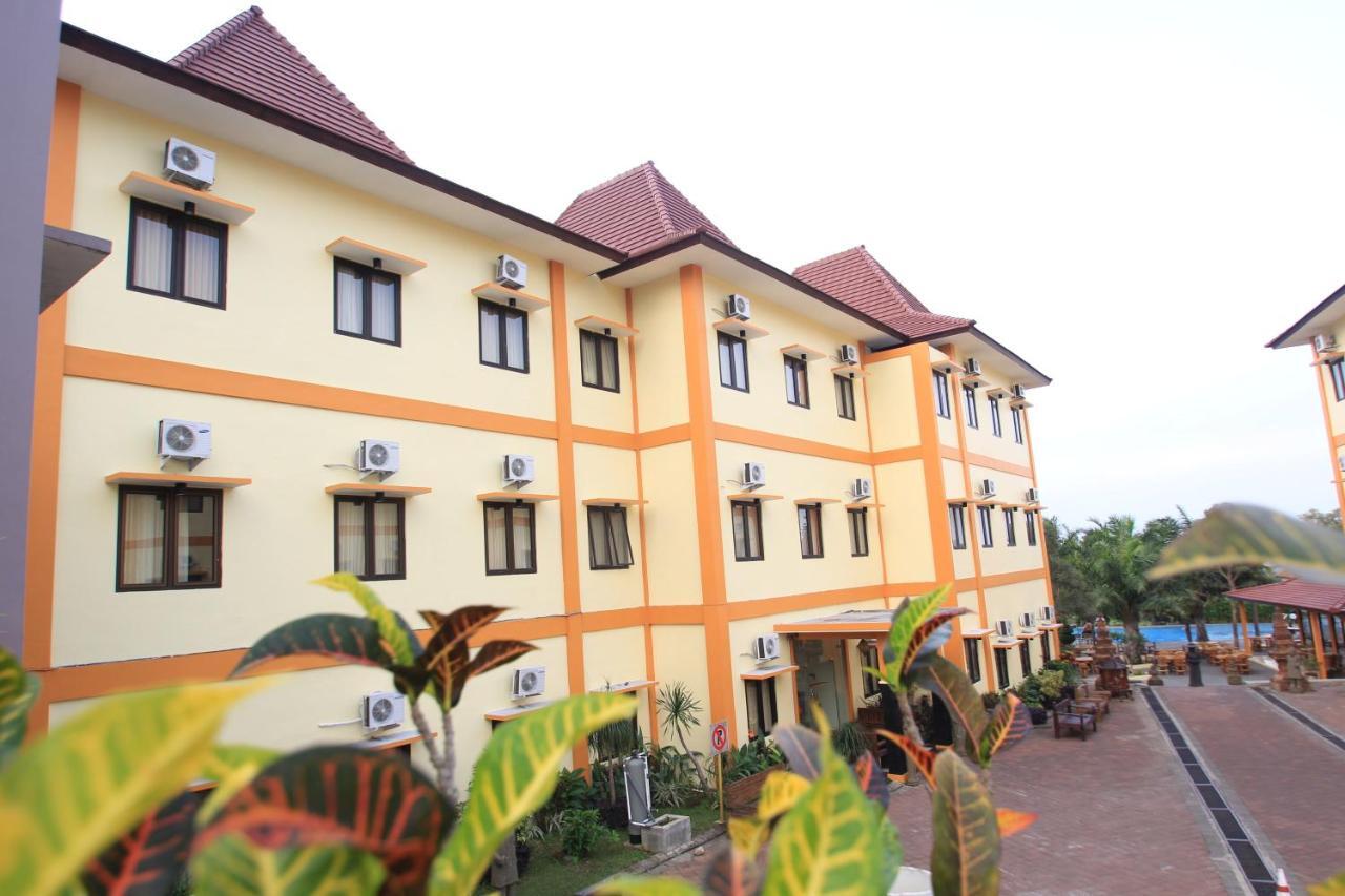 Ciptaningati Hotel Batu  Exterior photo