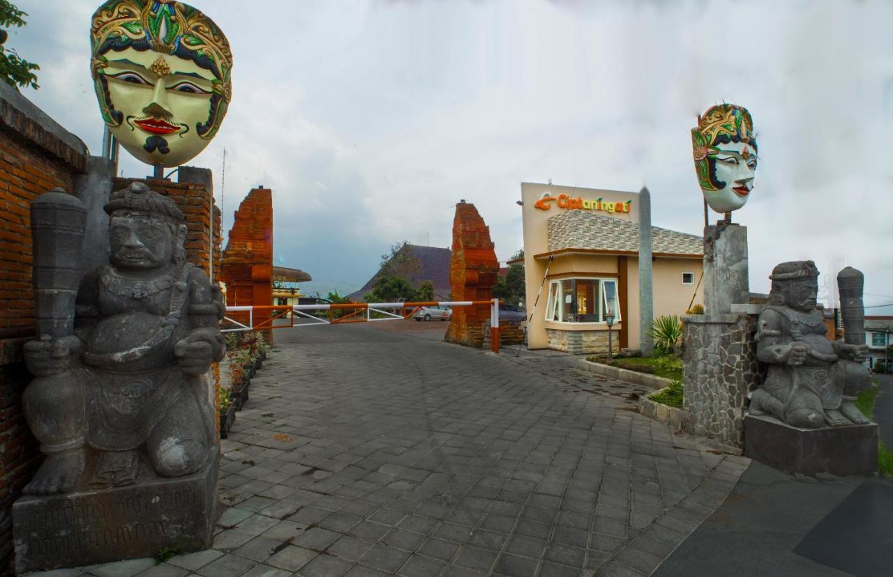 Ciptaningati Hotel Batu  Exterior photo